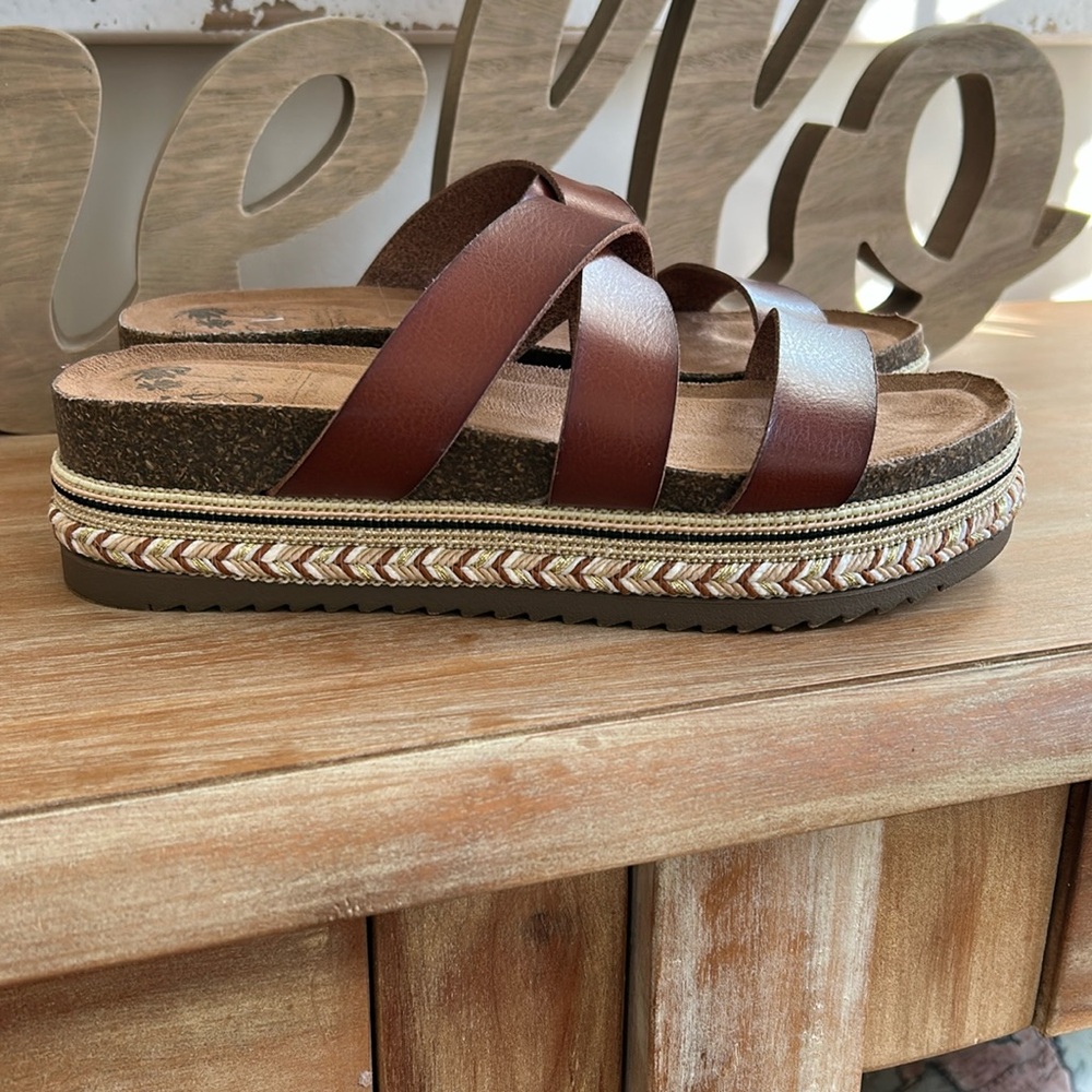 Jelly Pop sandals, Los Angeles, California